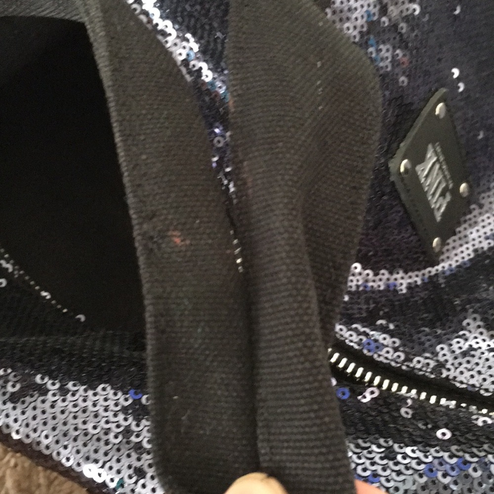 Victoria’s Secret Sequins Duffle Bag - Picture 5 of 7